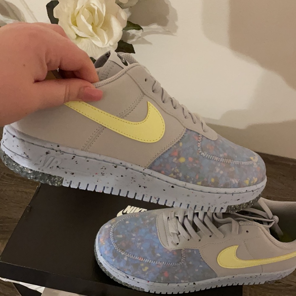 Air Force 1 womens—size 11.5 - Picture 6 of 7